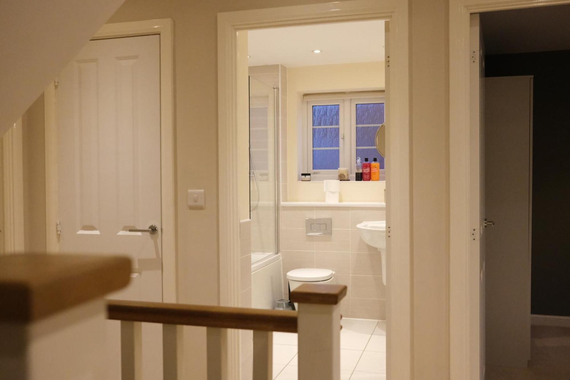 Luxury 6-Bedroom House 5 Minutes From Bicester Village Shopping Outlet เชสเตอร์ตัน ภายนอก รูปภาพ